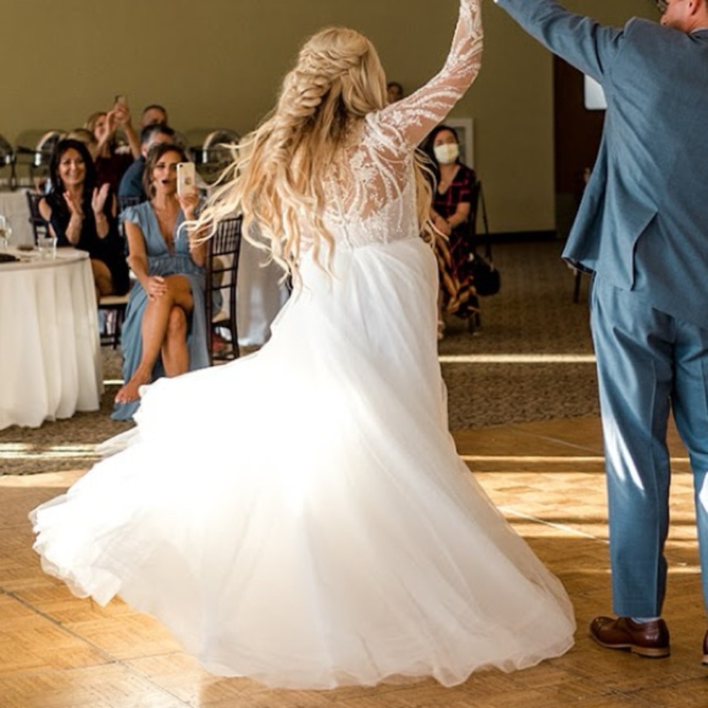 Milla Nova Wedding Dress - Picture 10 of 11